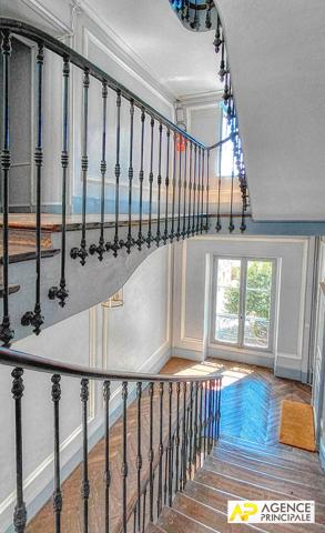 Versailles Notre Dame - Appartement Versailles 2 pièces 28.41 m2 - cave 256 000 € **  - Référence  28322