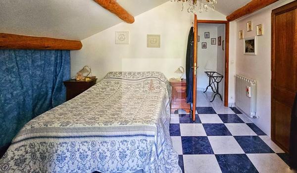 Maison familiale au calme avec terrain et vue