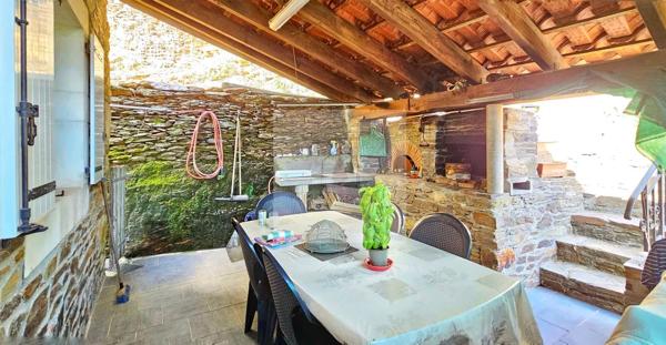Maison familiale au calme avec terrain et vue
