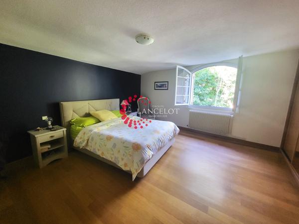 Propriété 7 P 212 m² sur parc 3500 m² avec piscine