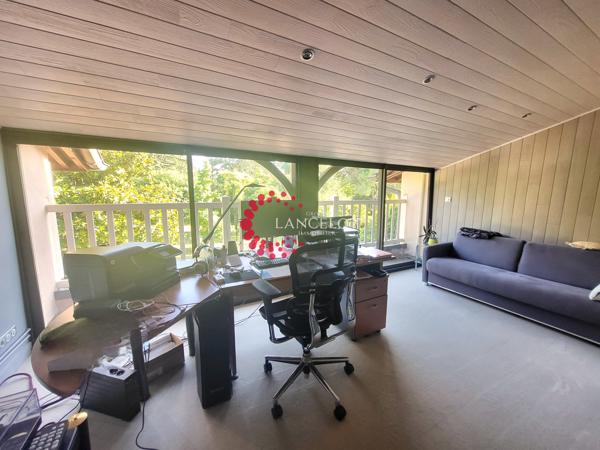 Propriété 7 P 212 m² sur parc 3500 m² avec piscine