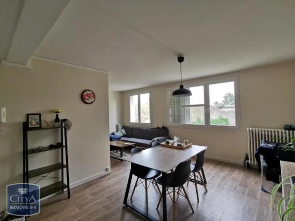 Appartement à louer 4 pièces 65.21m² Tours (37000)