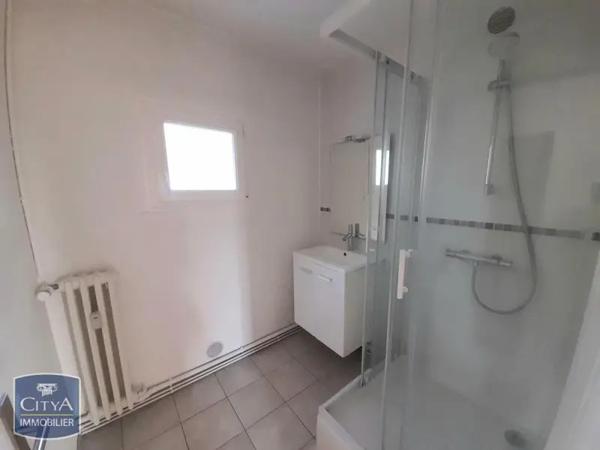 Appartement à louer 4 pièces 65.21m² Tours (37000)