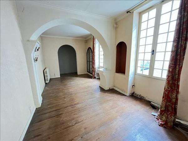 Maison à vendre |  Barbezieux-Saint-Hilaire |  9 pièces | 159 m²