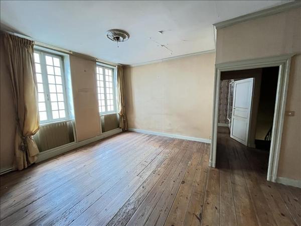 Maison à vendre |  Barbezieux-Saint-Hilaire |  9 pièces | 159 m²