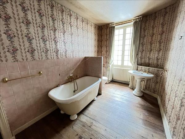 Maison à vendre |  Barbezieux-Saint-Hilaire |  9 pièces | 159 m²