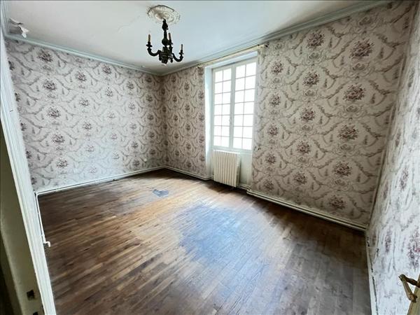 Maison à vendre |  Barbezieux-Saint-Hilaire |  9 pièces | 159 m²