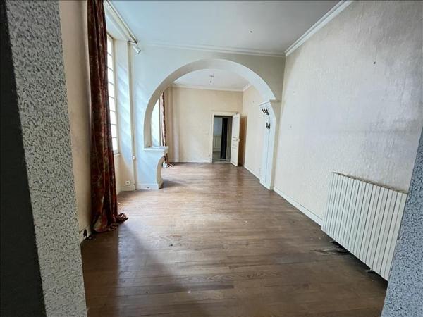 Maison à vendre |  Barbezieux-Saint-Hilaire |  9 pièces | 159 m²