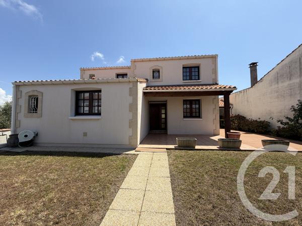 Maison à vendre  7 pièces - 187,82 m 2   ROYAN  - 17