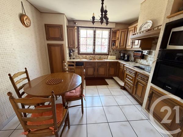 Maison à vendre  7 pièces - 187,82 m 2   ROYAN  - 17