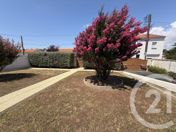 Maison à vendre  7 pièces - 187,82 m 2   ROYAN  - 17