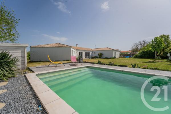 Maison à vendre  7 pièces - 187,82 m 2   ROYAN  - 17