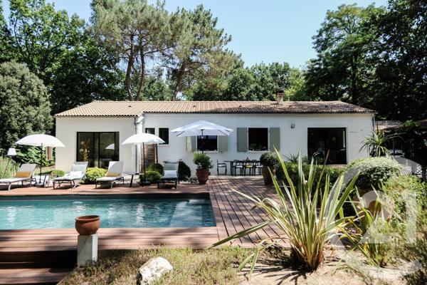 Maison à vendre  7 pièces - 187,82 m 2   ROYAN  - 17