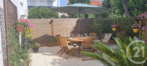 Maison à vendre  7 pièces - 187,82 m 2   ROYAN  - 17