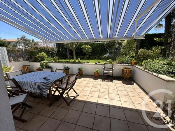 Maison à vendre  7 pièces - 187,82 m 2   ROYAN  - 17