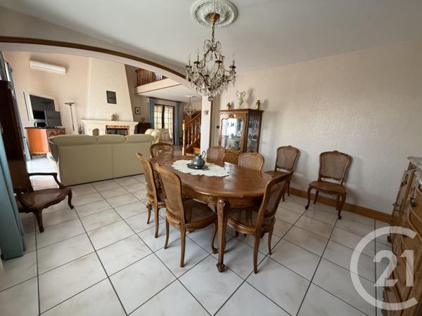 Maison à vendre  7 pièces - 187,82 m 2   ROYAN  - 17
