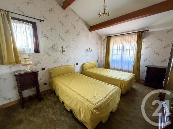 Maison à vendre  7 pièces - 187,82 m 2   ROYAN  - 17