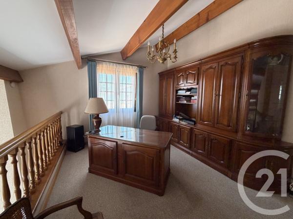 Maison à vendre  7 pièces - 187,82 m 2   ROYAN  - 17