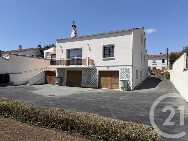 Maison à vendre  7 pièces - 187,82 m 2   ROYAN  - 17