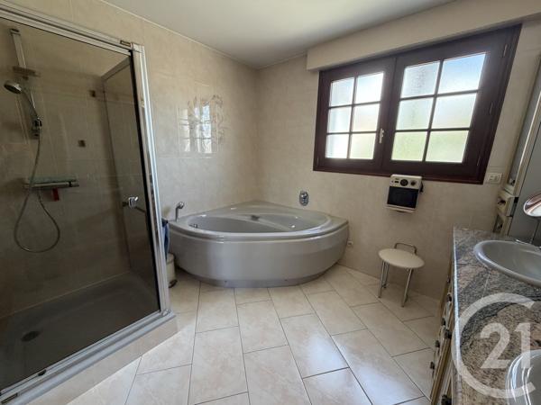 Maison à vendre  7 pièces - 187,82 m 2   ROYAN  - 17