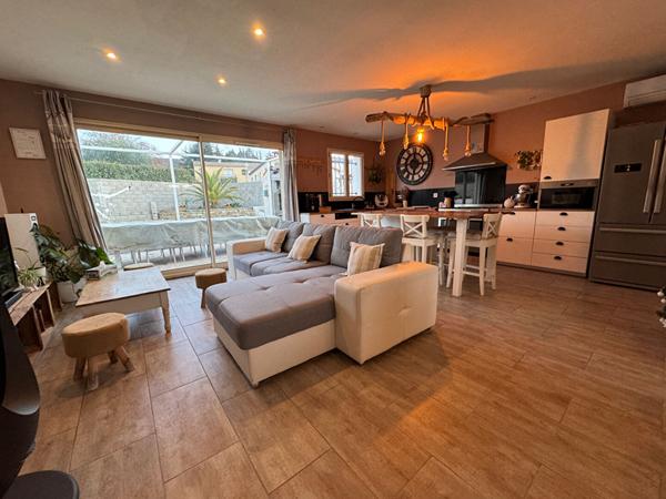 Maison familiale avec piscine à Pomas - Prestations soignées