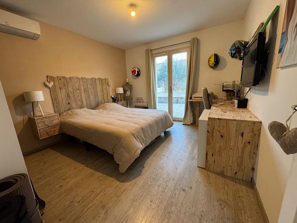 Maison familiale avec piscine à Pomas - Prestations soignées