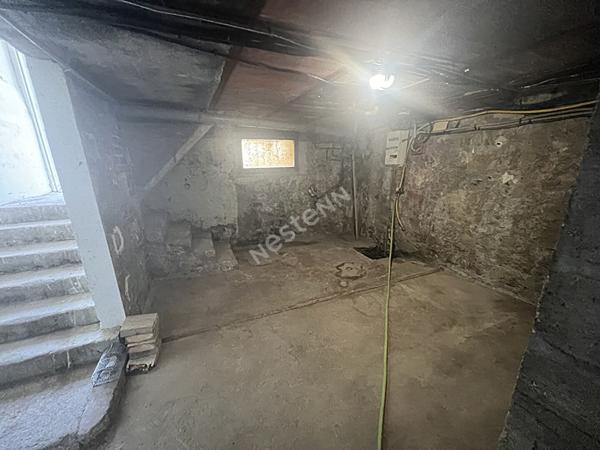 AXE PASSANT LAON-REIMS : Immeuble local commercial + appartement