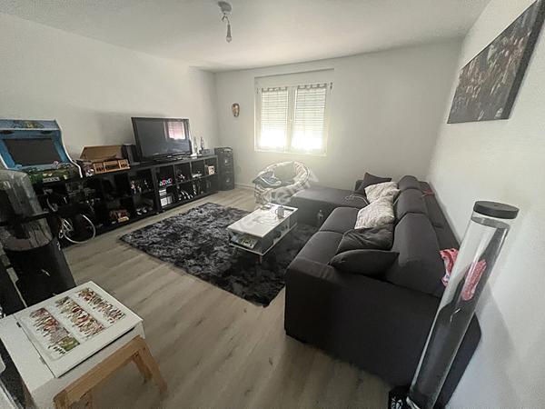 AXE PASSANT LAON-REIMS : Immeuble local commercial + appartement