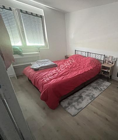 AXE PASSANT LAON-REIMS : Immeuble local commercial + appartement