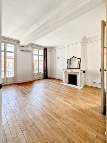 Perpignan (66000) Appartement bourgeois de 160 m² à réinventer, au cœur de la Place de la République.