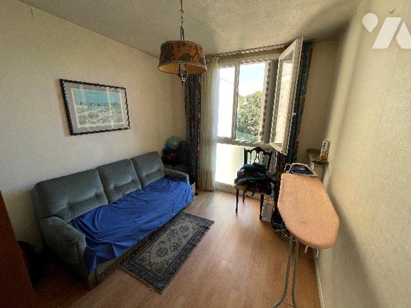 T3 VERDURON 13015 bd Henry Barnier, résidence fermée vue mer, surf 68m², balcon, parking .