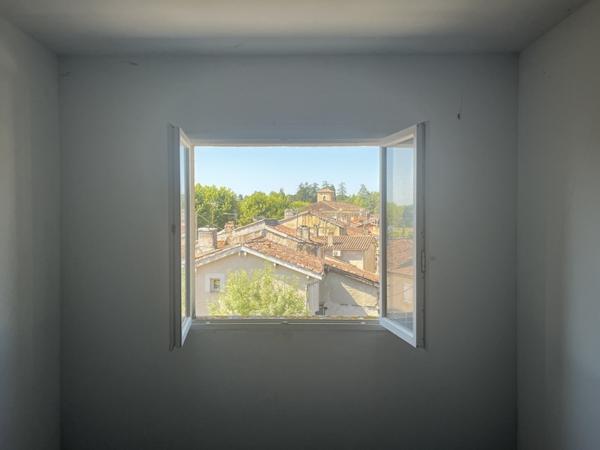 Immeuble 276 120 € Condom 310 m² DPE E