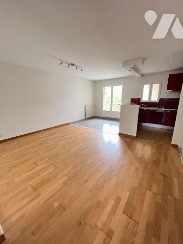 RENNES / LA POTERIE / T3 - DERNIER ETAGE

Situé au troisième et dernier étage d'une coproprié...