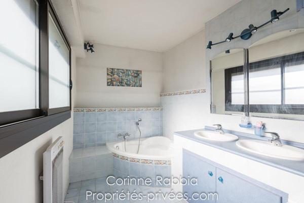 Maison de 180m². 6 pièces