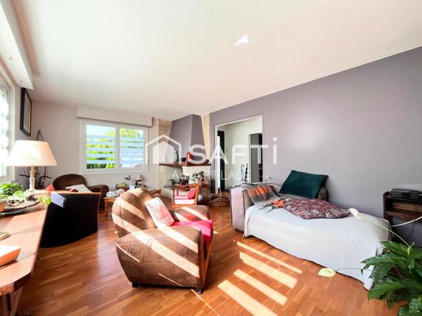 Charmante maison - jardin paysager - jacuzzi - garage