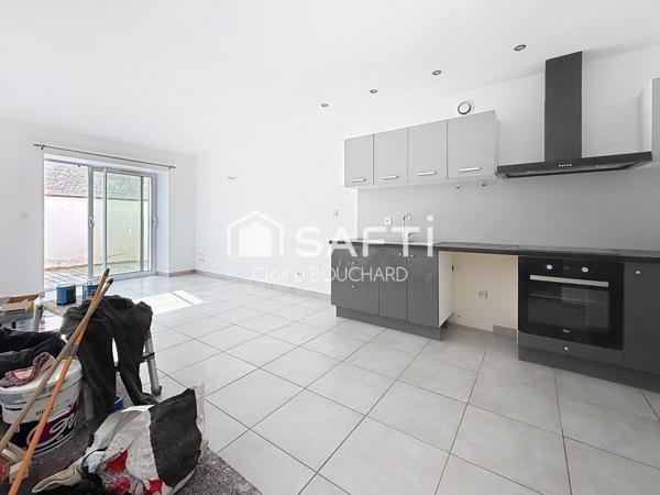 Maison T3 mitoyenne avec grange et terrain