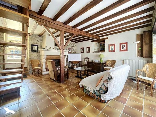 Maison 210 000 € Puybrun 8 p 201 m² DPE D