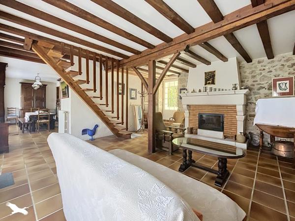 Maison 210 000 € Puybrun 8 p 201 m² DPE D