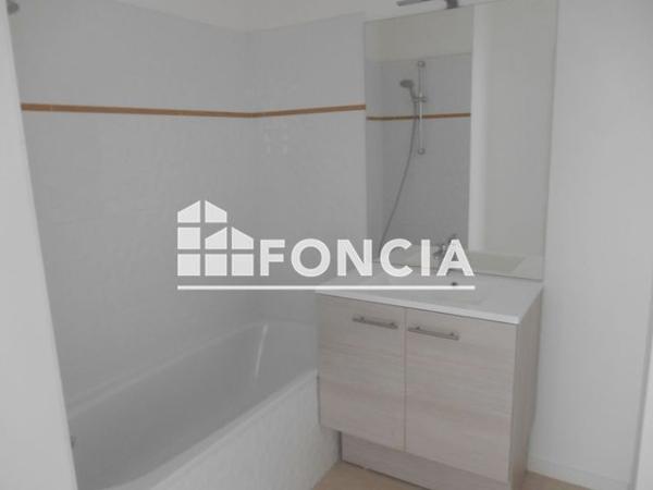 Location Appartement 2 pièces 40.3 m² - 22 AVENUE DE LA MARNE Vannes 56000