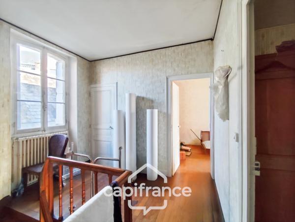 Local/bureau à vendre BESSE SUR BRAYE (72)