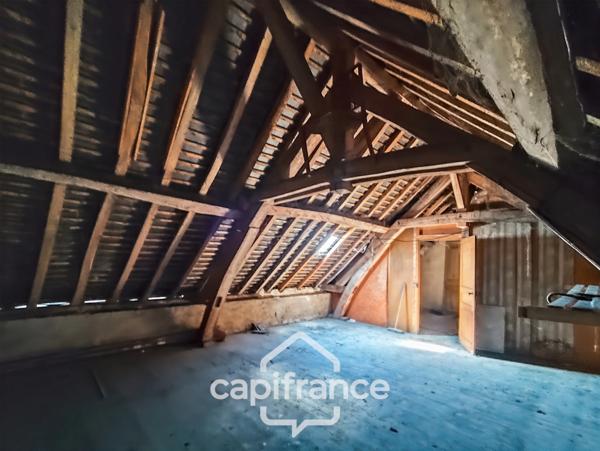 Local/bureau à vendre BESSE SUR BRAYE (72)