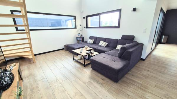 Quimper (29000) QUIMPER Proche MAISON ULTRA MODERNE DE 7 PIECES PRINCIPALES SUR 545 M²