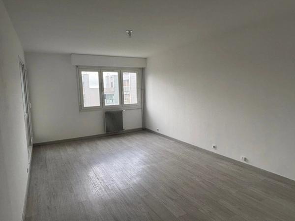 Location                                                      Appartement
                        
                     3 pièces                      67 m2                     à Chartres