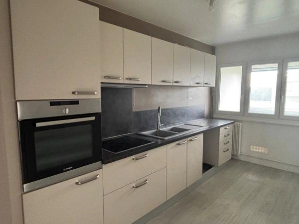 Location                                                      Appartement
                        
                     3 pièces                      67 m2                     à Chartres