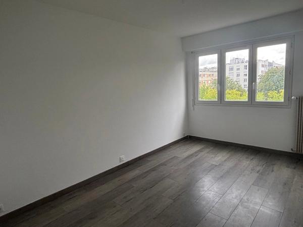 Location                                                      Appartement
                        
                     3 pièces                      67 m2                     à Chartres