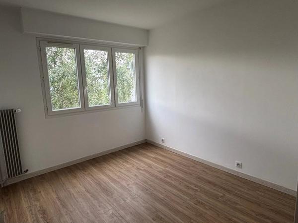 Location                                                      Appartement
                        
                     3 pièces                      67 m2                     à Chartres