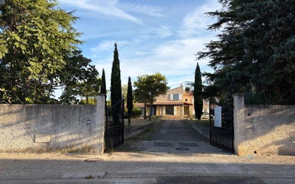 Maison à vendre    9 pièces • 263 m2 Manduel