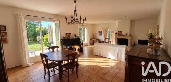 Maison à vendre 6 pièces 149 m² Léognan