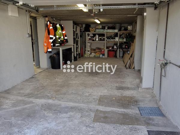 Maison
         5 pièces
        - 115 m² Exclusivité 275 000 € *
