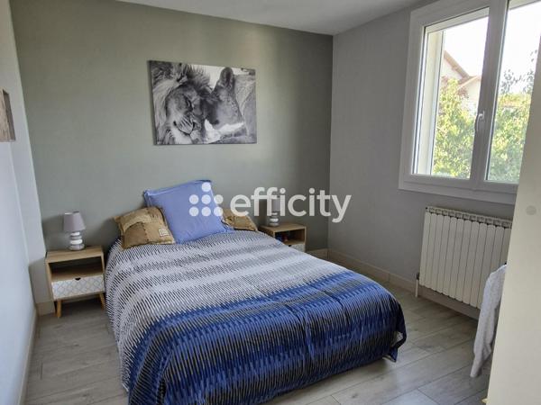 Maison
         5 pièces
        - 115 m² Exclusivité 275 000 € *